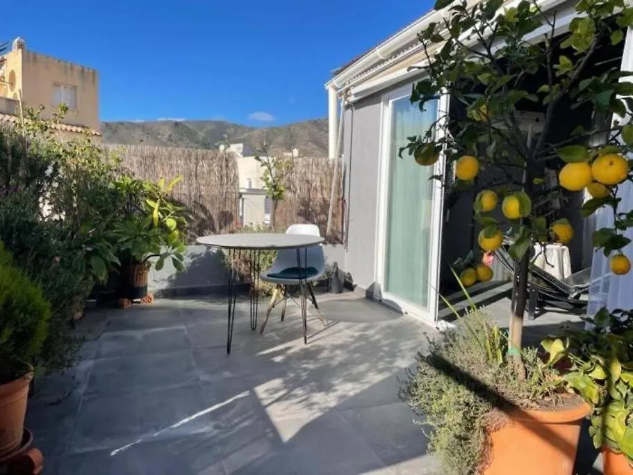 Διαμέρισμα Sol Radiante Attic Studio, Designer-Style Studio With Top-Tier Amenities Τορρεμολίνος