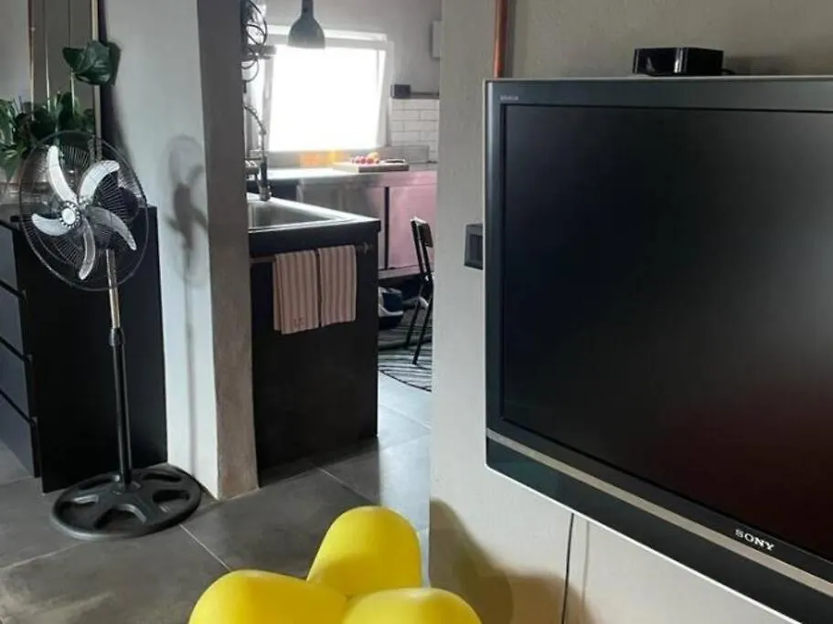 Διαμέρισμα Sol Radiante Attic Studio, Designer-Style Studio With Top-Tier Amenities Τορρεμολίνος