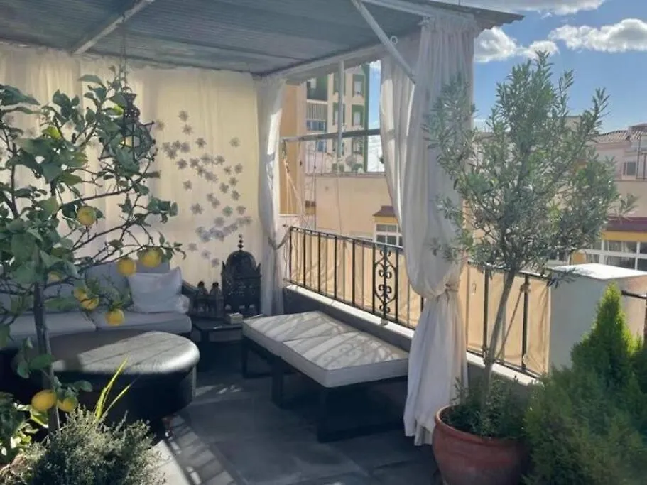 Sol Radiante Attic Studio, Designer-Style Studio With Top-Tier Amenities Τορρεμολίνος 0*,